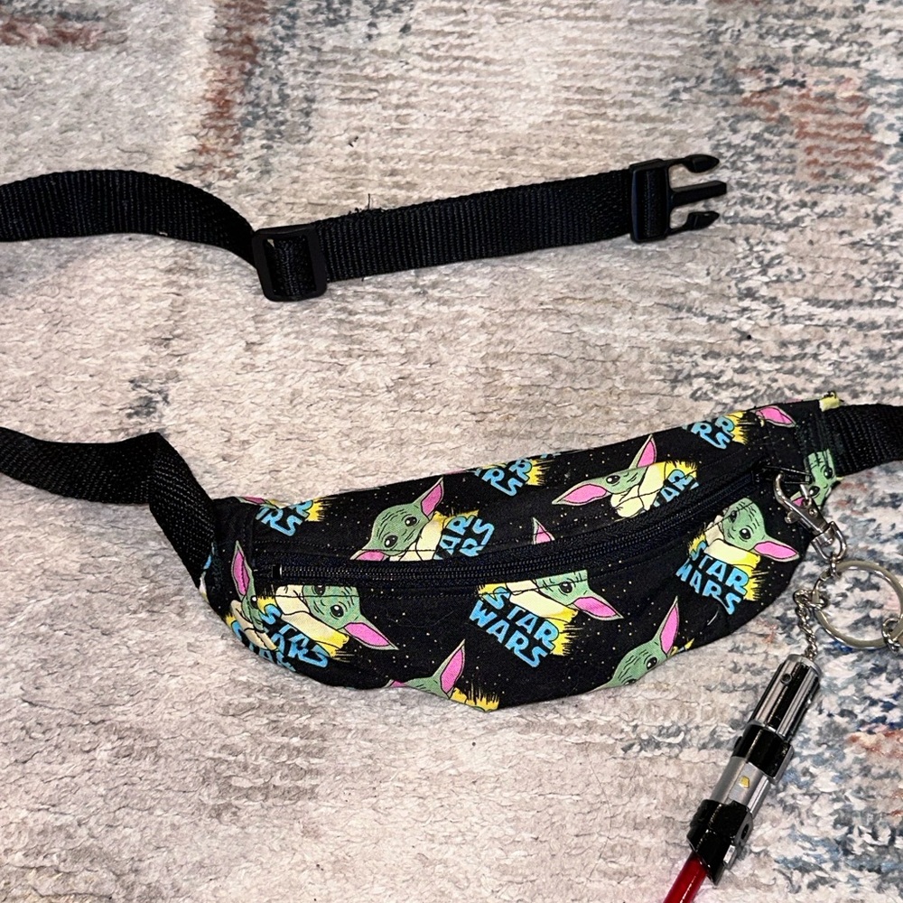 Star Wars Kids Belt Bag - Black with Green and Pink